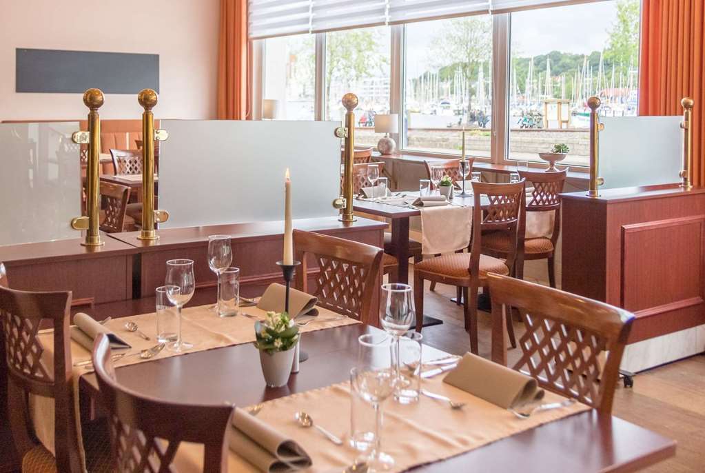 Ramada By Wyndham Flensburg City מסעדה תמונה